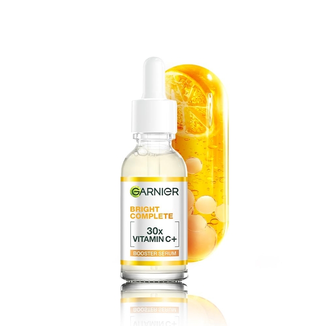 Garnier Skin Naturals, Face Serum, Increases Skin's Glow Instantly and Reduces Spots Overtime, Bright Complete Vitamin C Booster, 30 ml
